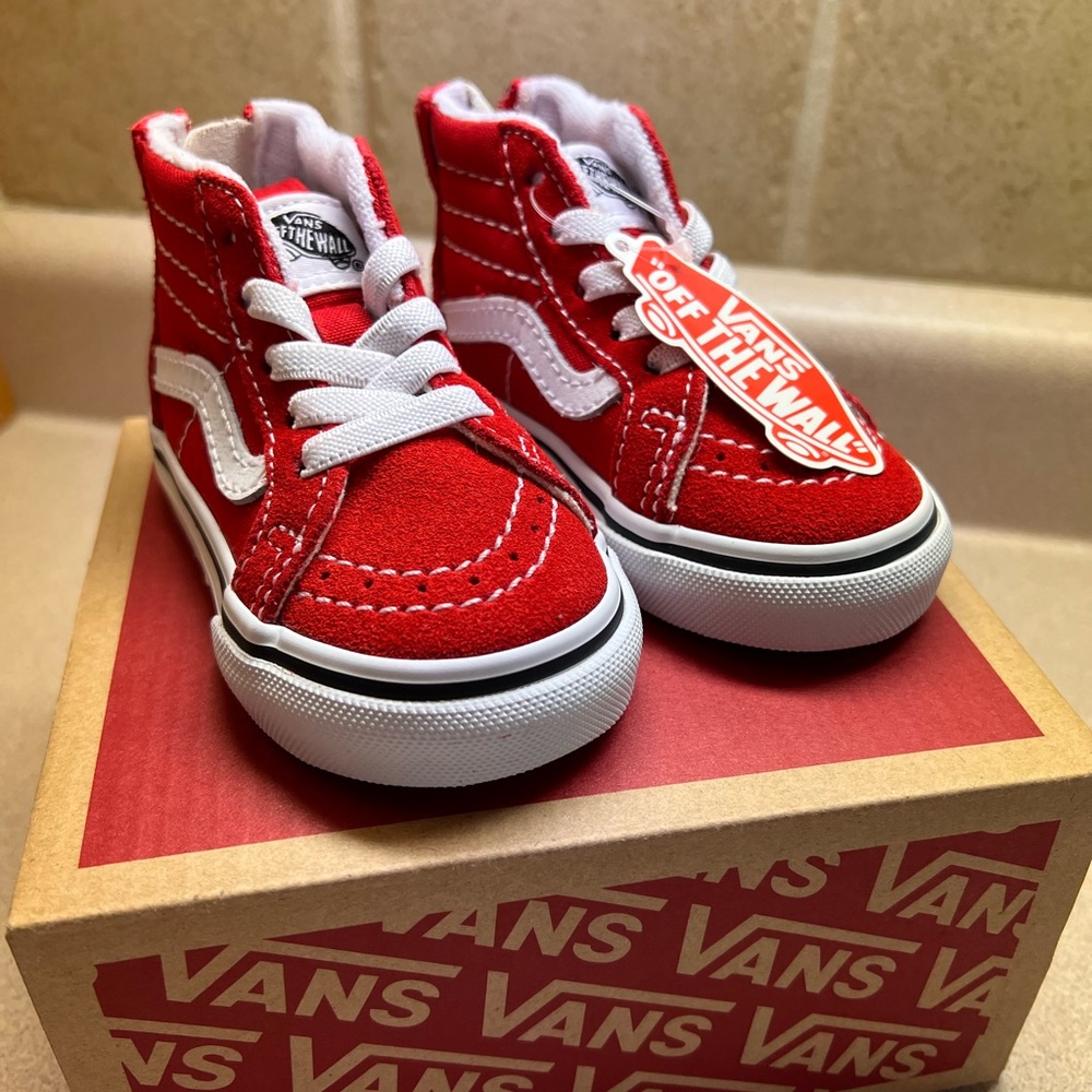 Vans Toddler Sk8-Hi Zip Shoe NWT size 4